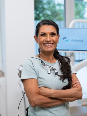 Zahnärztin Nilufar Jahed