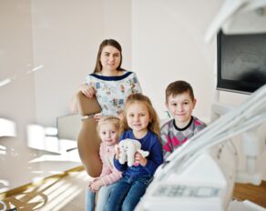 Mit der ganzen Familie zur Zahnärztin: Wir von didenta sind für Sie da!